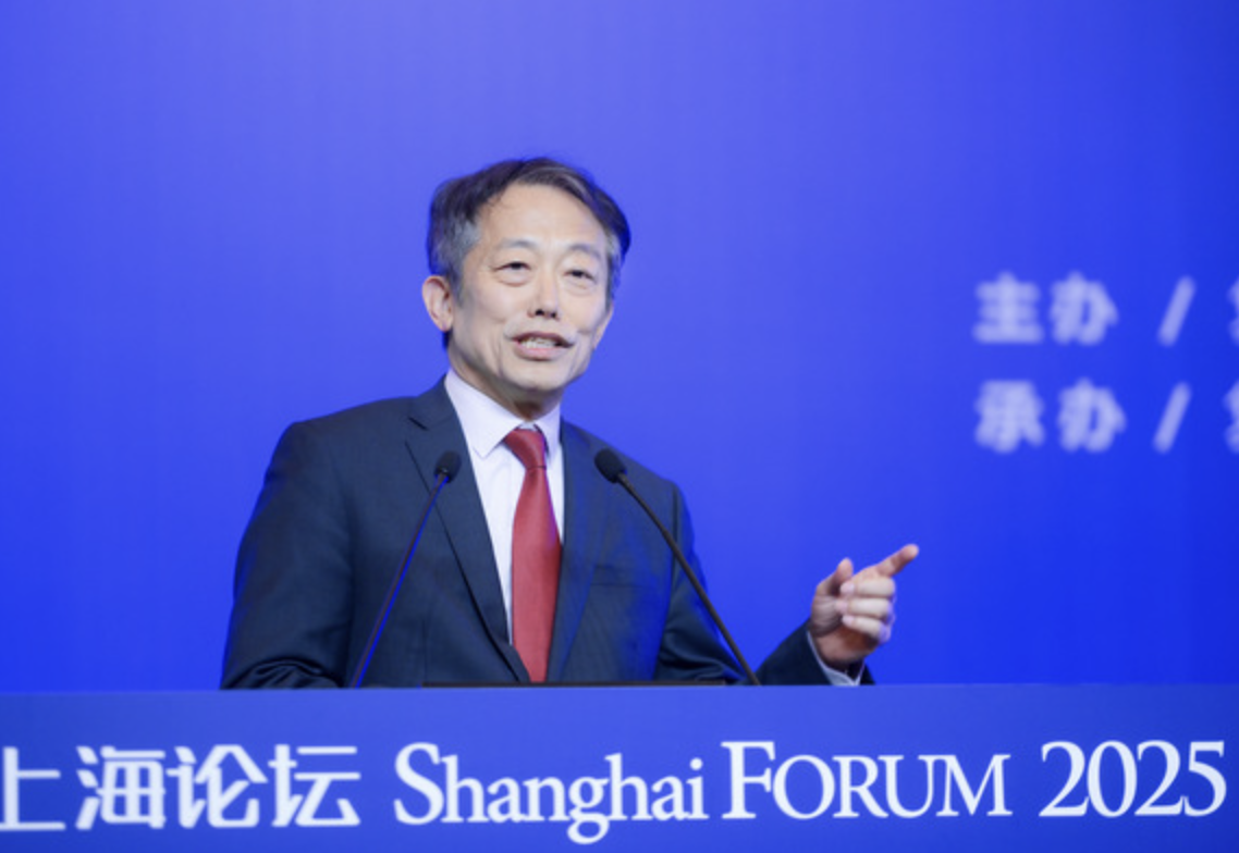 联合国前副秘书长兼裁军事务高级代表金垣洙在上海论坛2025开幕式上演讲