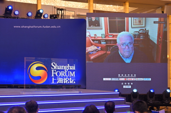 美国前助理国防部长、美国前驻沙特阿拉伯大使Chas Freeman在上海论坛2022开幕式上演讲