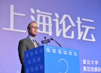 美国高通公司总裁Derek Aberle在上海论坛2016开幕式上发表主旨演讲