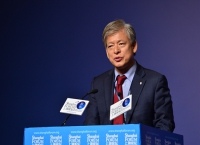 高丽大学校长廉载镐教授在上海论坛2015开幕式上发表主旨演讲