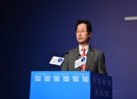 韩国高等教育财团事务总长、上海论坛组织委员会主任朴仁国先生在上海论坛2015开幕式上致辞